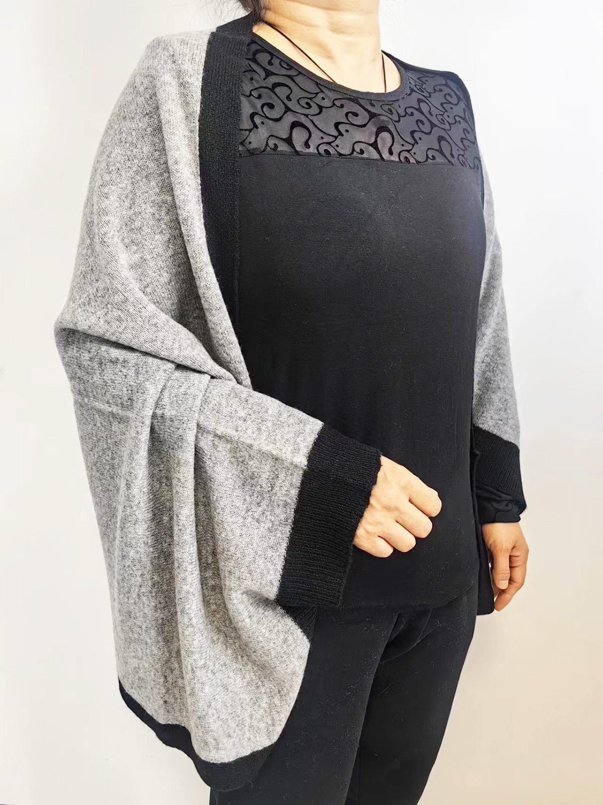 Women's cashmere knit poncho contrast color edge