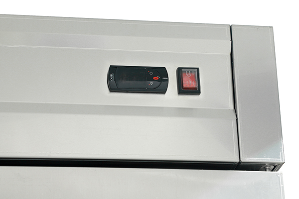 1882L 3 Solid Door Reach-In Refrigerator/ Freezer 1882L 3 Solid Door Reach-In Refrigerator/ Freezer