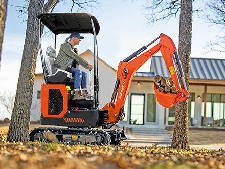 July excavator domestic sales to maintain double-digit growth in the second half of the equipment renewal speed or speed up the industry recovery.