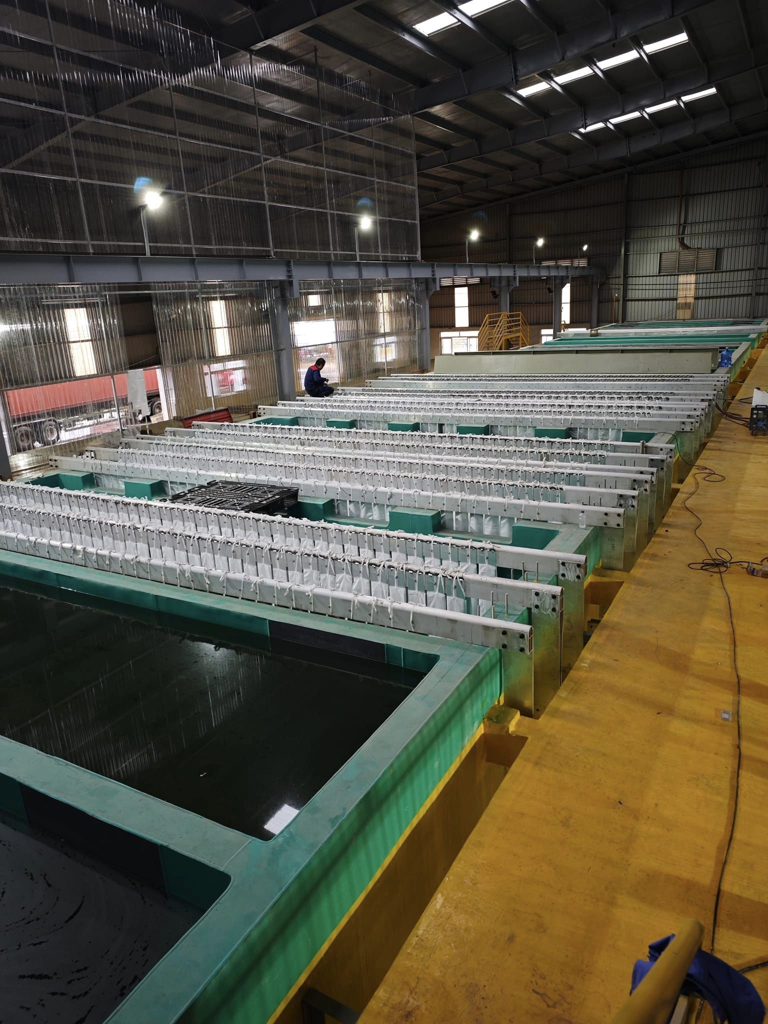 Surface treatment process of aluminum alloy and aluminum profiles