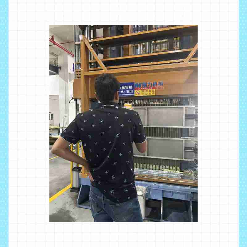 Our regular customer visit our factory.