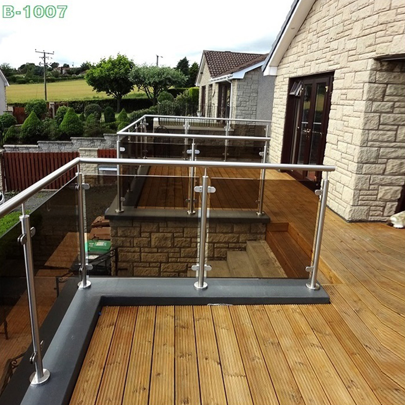 New Iron Balcony Railing Design