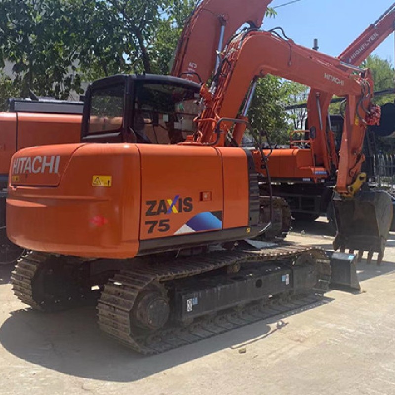 Popular Used Mini Zx75-5A Hitachi Excavator on Sale