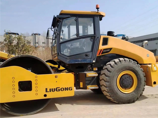 Differences Between a Road Roller and a Steamroller