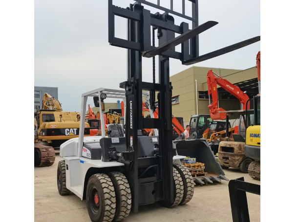 Benefits of Investing in Used Forklifts