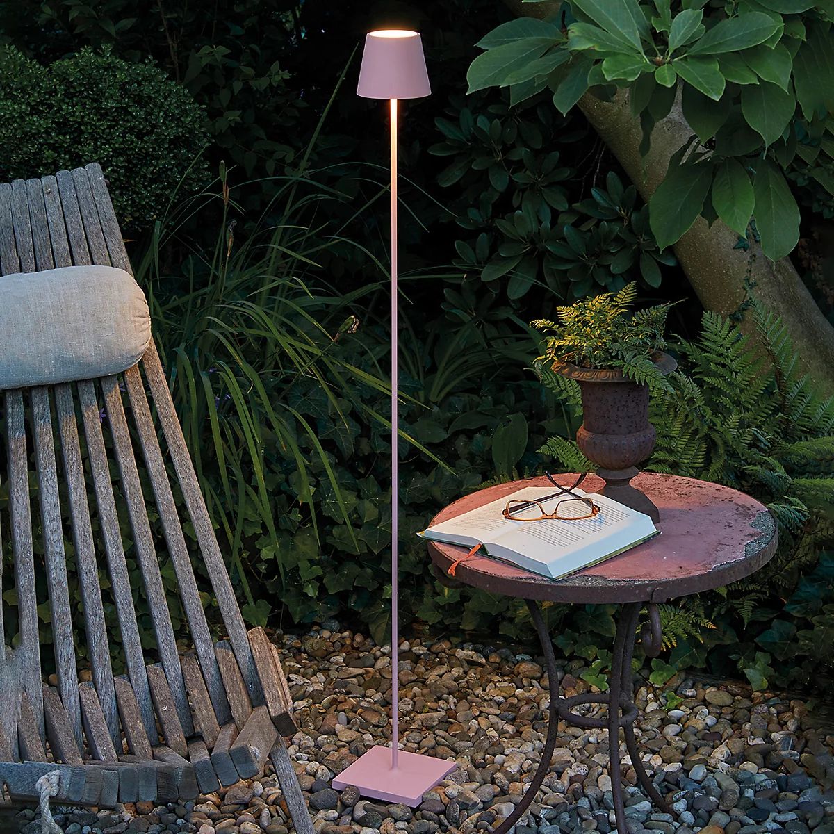 Cordless Stepless Dimmable LED Rechargeable Floor Lamp for Indoor and Outdoor Use