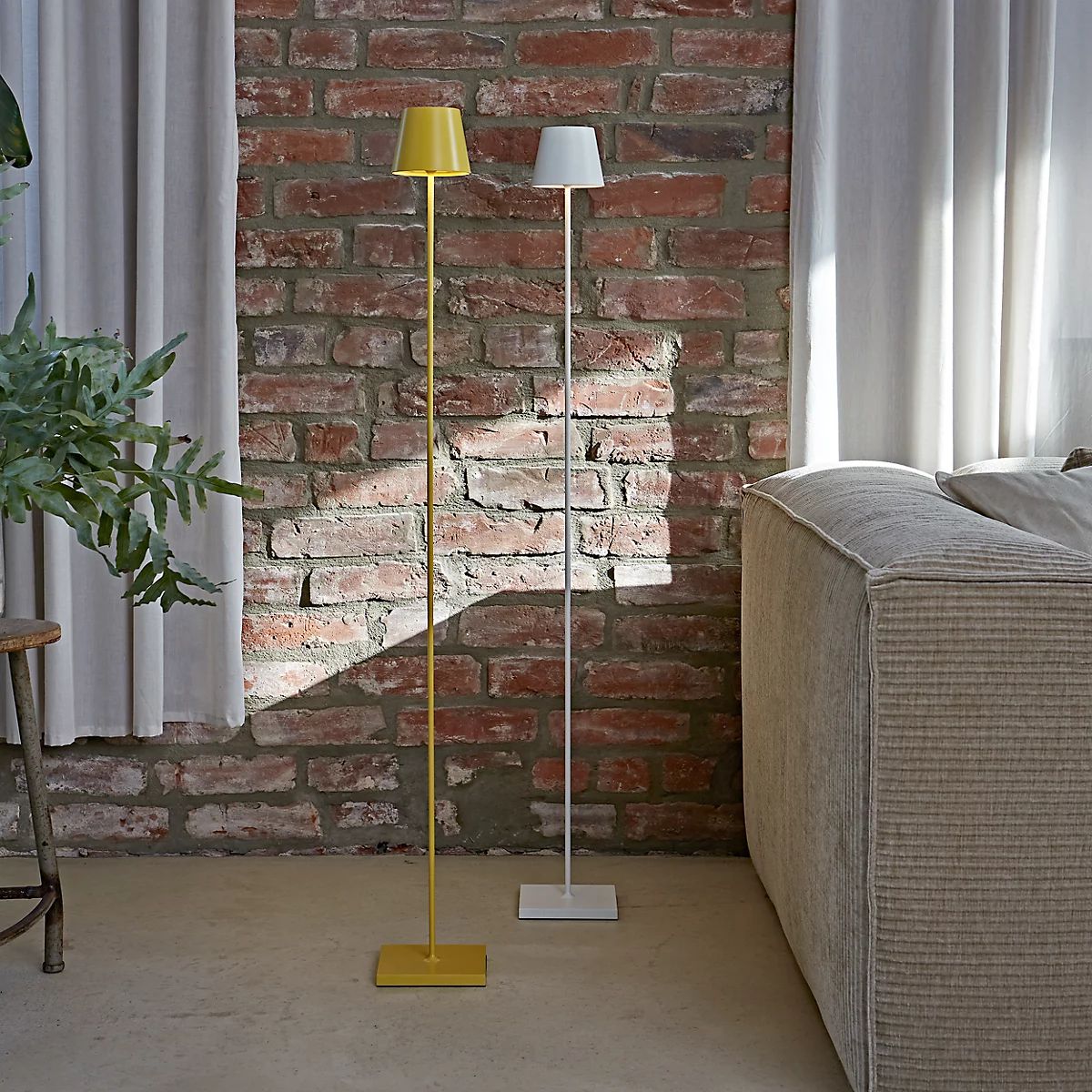 Cordless Stepless Dimmable LED Rechargeable Floor Lamp for Indoor and Outdoor Use