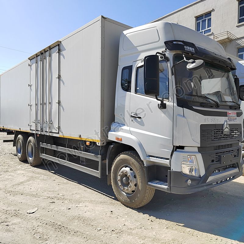 HOWO 4x2 Cargo Truck With Vanbox