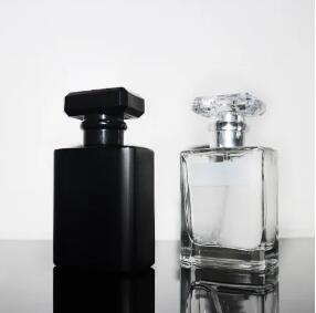 {Perfume bottle}