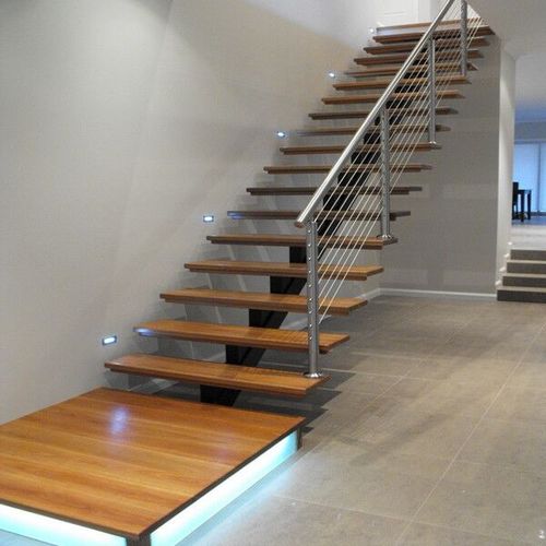 What are the maintenance requirements for glass stair railings？