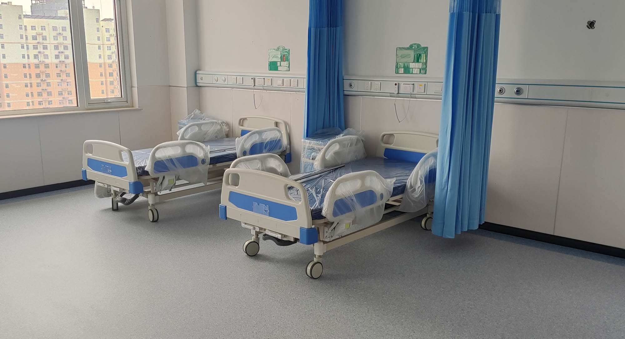 The medical beds in the northern district of the People's Hospital of Dingzhou City have been successfully delivered for use, adding to the health of patients!