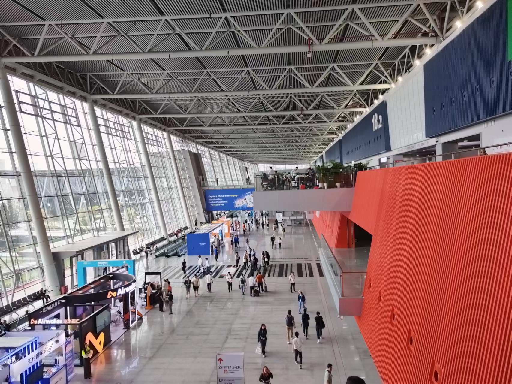 The Canton Fair is one of the largest trade exhibitions in the world, with thousands of companies participating every year. This makes the Canton Fair an important platform for establishing connection