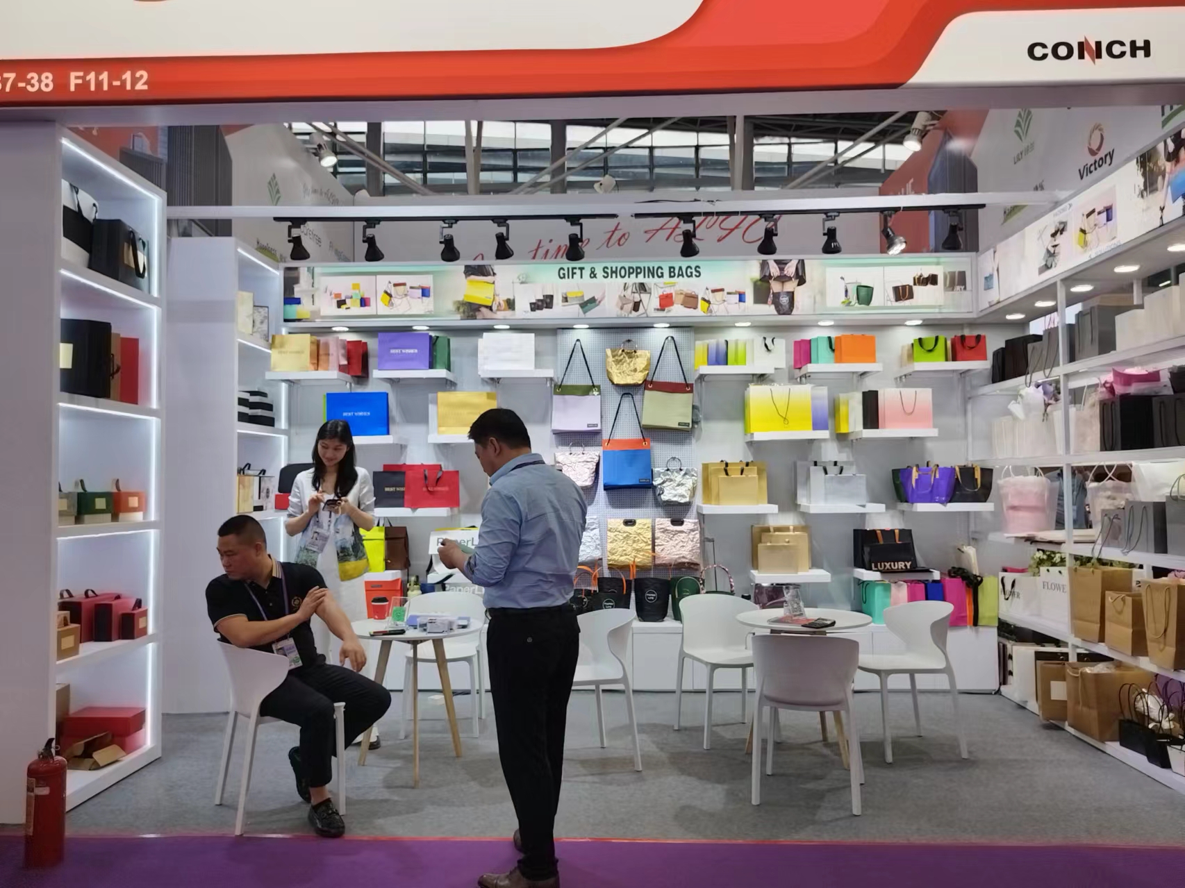 The Canton Fair is one of the largest trade exhibitions in the world, with thousands of companies participating every year. This makes the Canton Fair an important platform for establishing connection