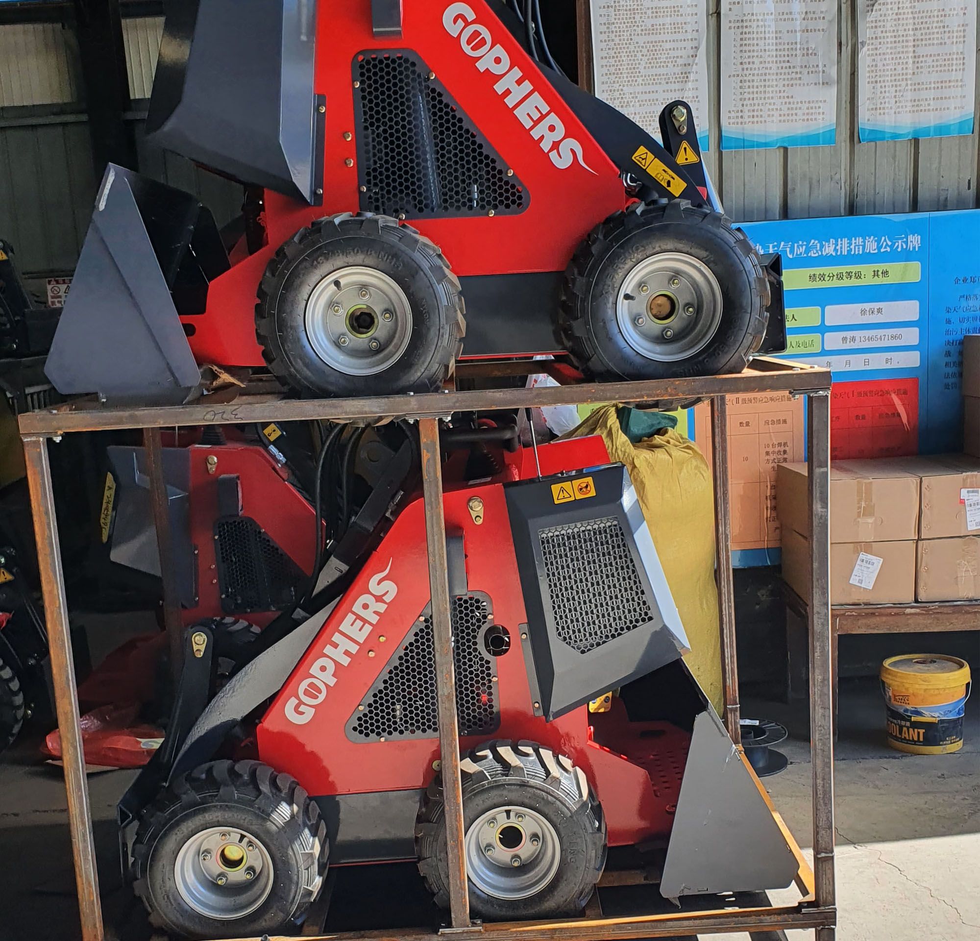 GOPHERS 450 Compact Track Loader