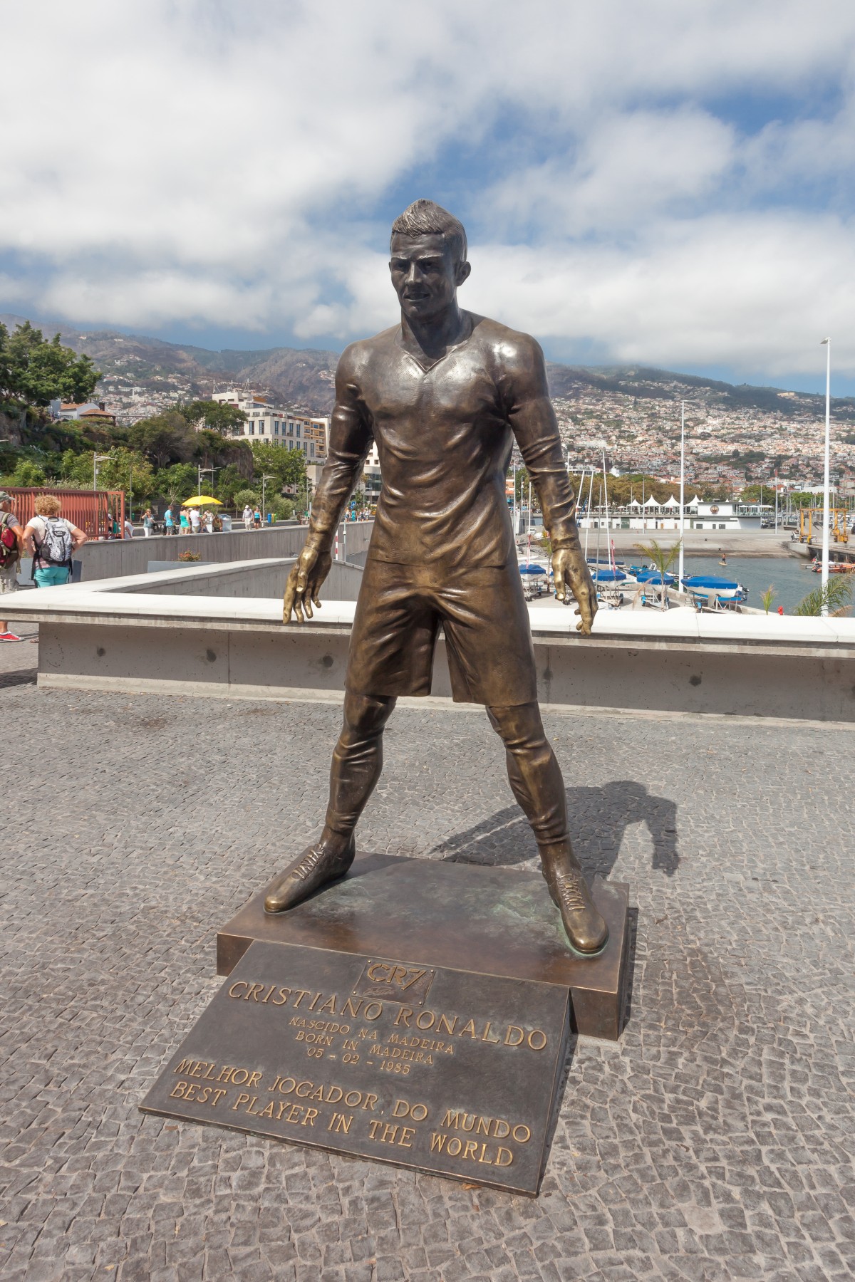 Top 15 Best Football figures Statues Around the World