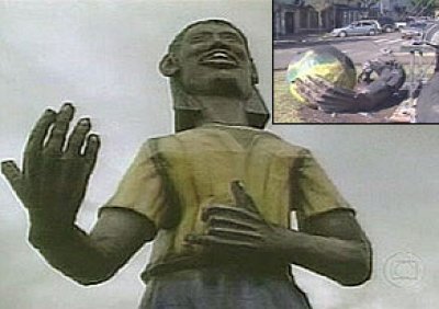 Top 15 Best Football figures Statues Around the World