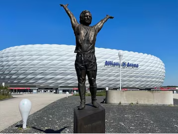 Top 15 Best Football figures Statues Around the World