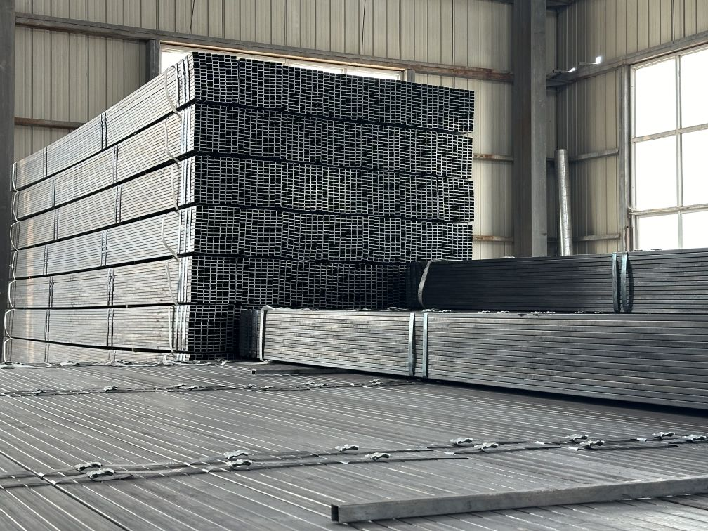 Zinc Layer galvanized Steel Pipe EMT scaffolding steel pipe