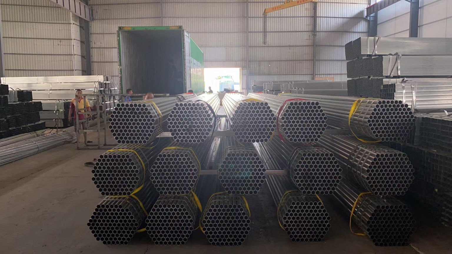 Hot-dip galvanized pipe fitting is a product that is manufactured through the hot-dip galvanizing process