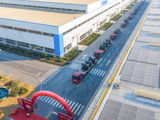 A good start! More than 100 XCMG new energy forklifts went to Guangdong →
