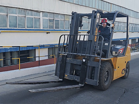 XCMG Peacock High-Performance Heavy-Duty Iithium-Ion Forklift Helps Accelerate The Development of The Metallurgical Industry