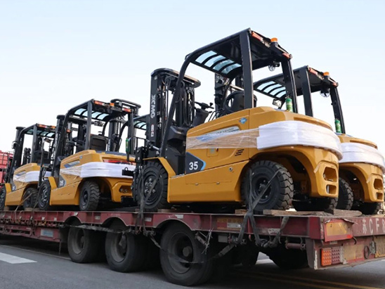A Good Start! More Than 100 XCMG New Energy Forklifts Went to Guangdong →