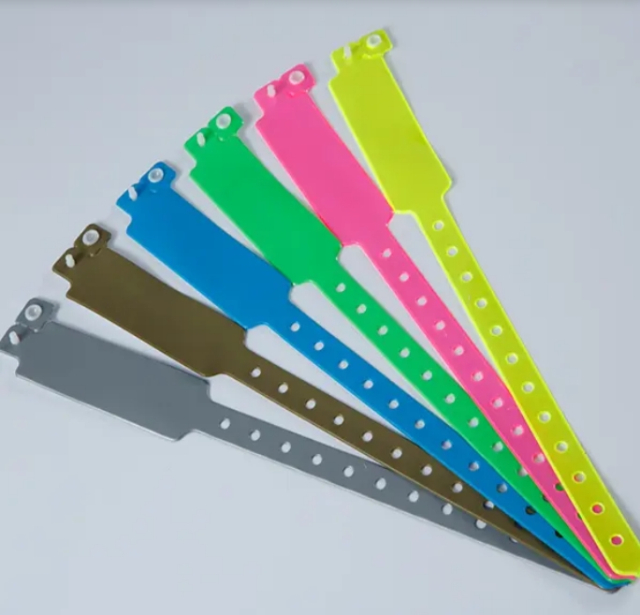 According to the material, how many types of RFID wristbands do we have?