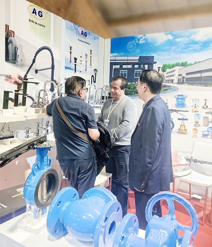 AG Curtain Rod Company shone brightly at the International Home Decoration Exhibition in Colombia