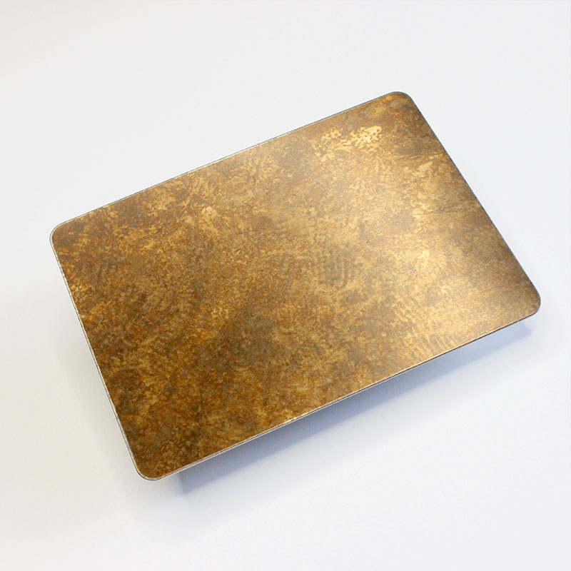 The collision of the texture of time and technology: exploring the unique charm of old stainless steel