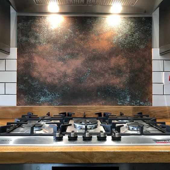 The collision of the texture of time and technology: exploring the unique charm of old stainless steel
