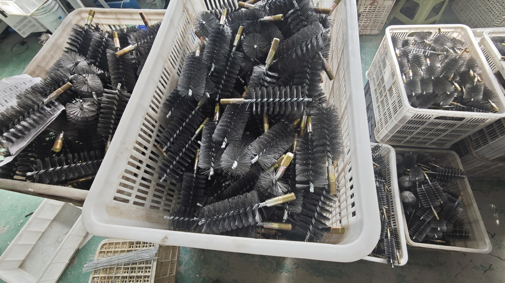Xingtai Fuyi Brush Co., Ltd. has seen a surge in the shipment of chimney brushes