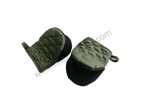 Custom Oven Mitts That Resist Stains and Odors