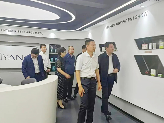 Leaders visited the factory