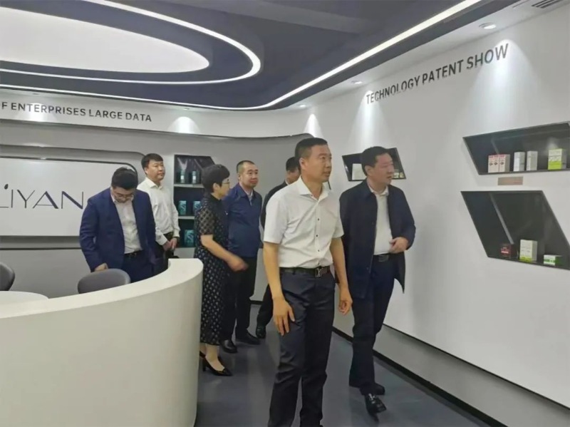 On March 30th, leaders visited the factory