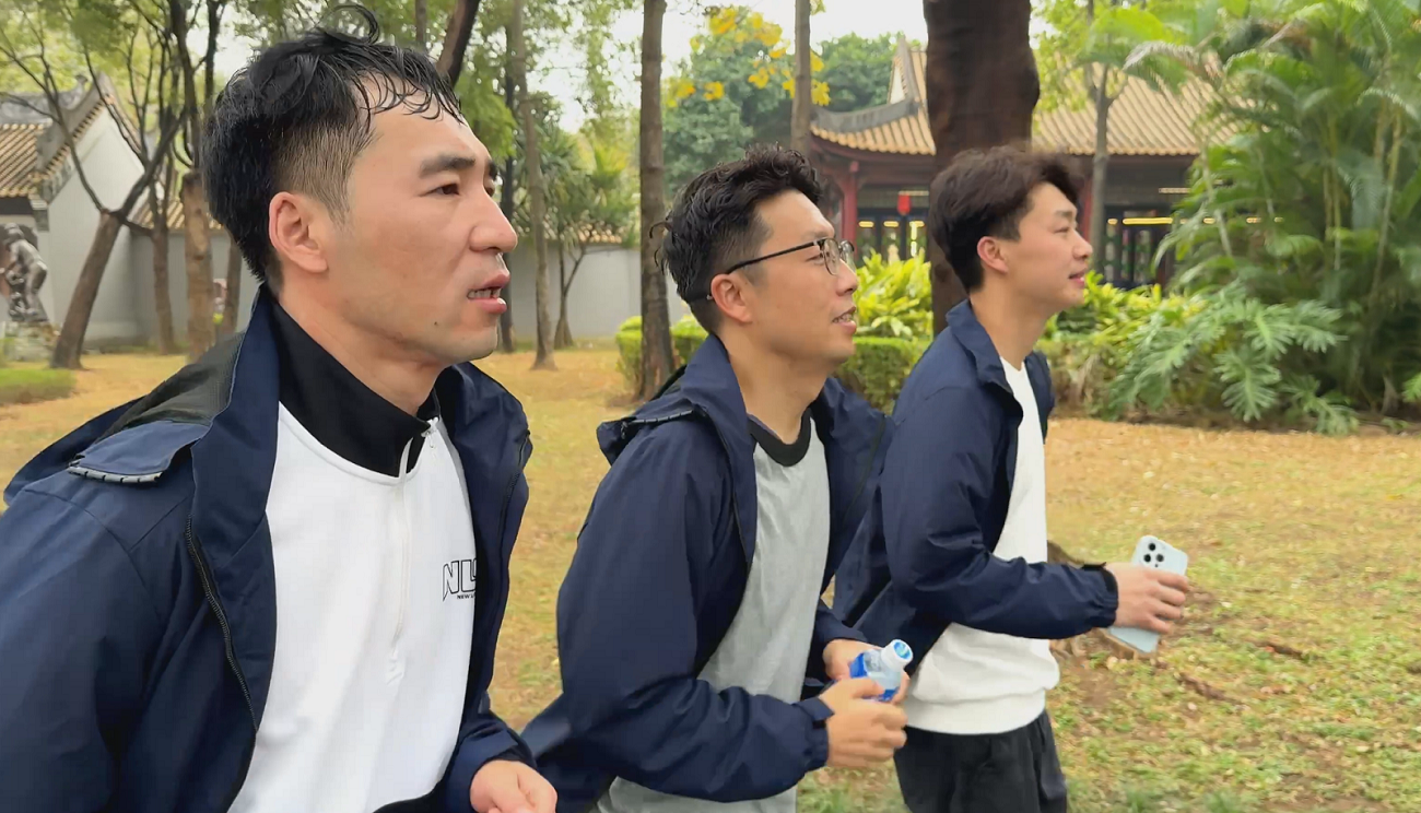 8km hiking group construction activities