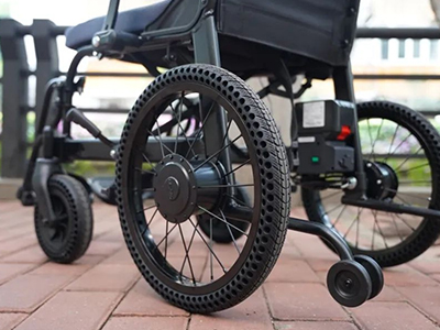 Is traveling in an electric wheelchair too bumpy? Stop using wheelchair tires with poor shock absorption!