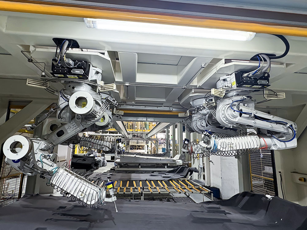 Several key issues about robotic waterjet cutting machines