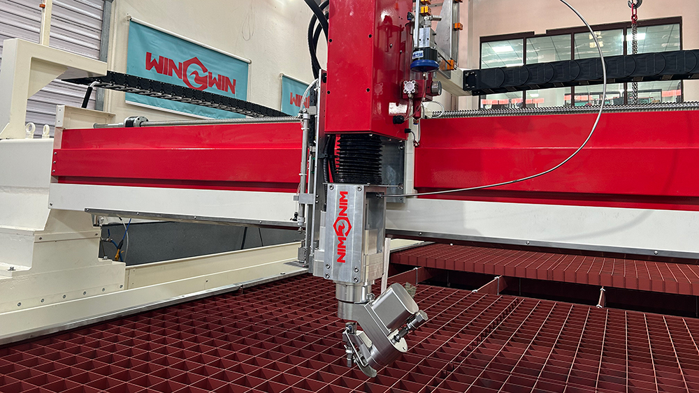 AI-powered adaptive waterjet cutting systems
