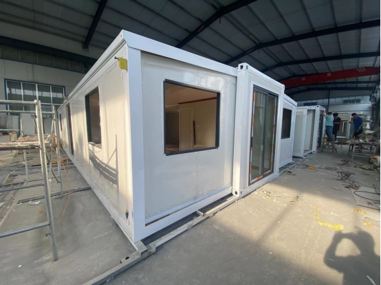 EXPANDING CONTAINER HOUSE