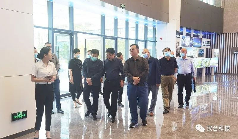 Mr. Han Kaixing, Deputy Director of the Science and Technology Department of Shaanxi Province, Came to the Company to Investigate and Docking Qin Chuangyuan Construction Work