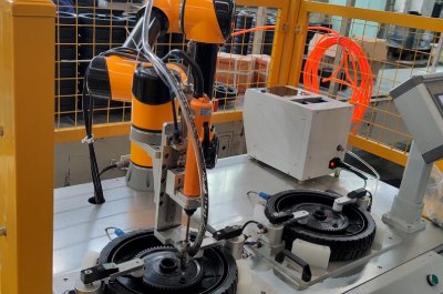 The future development trends and challenges of collaborative robots