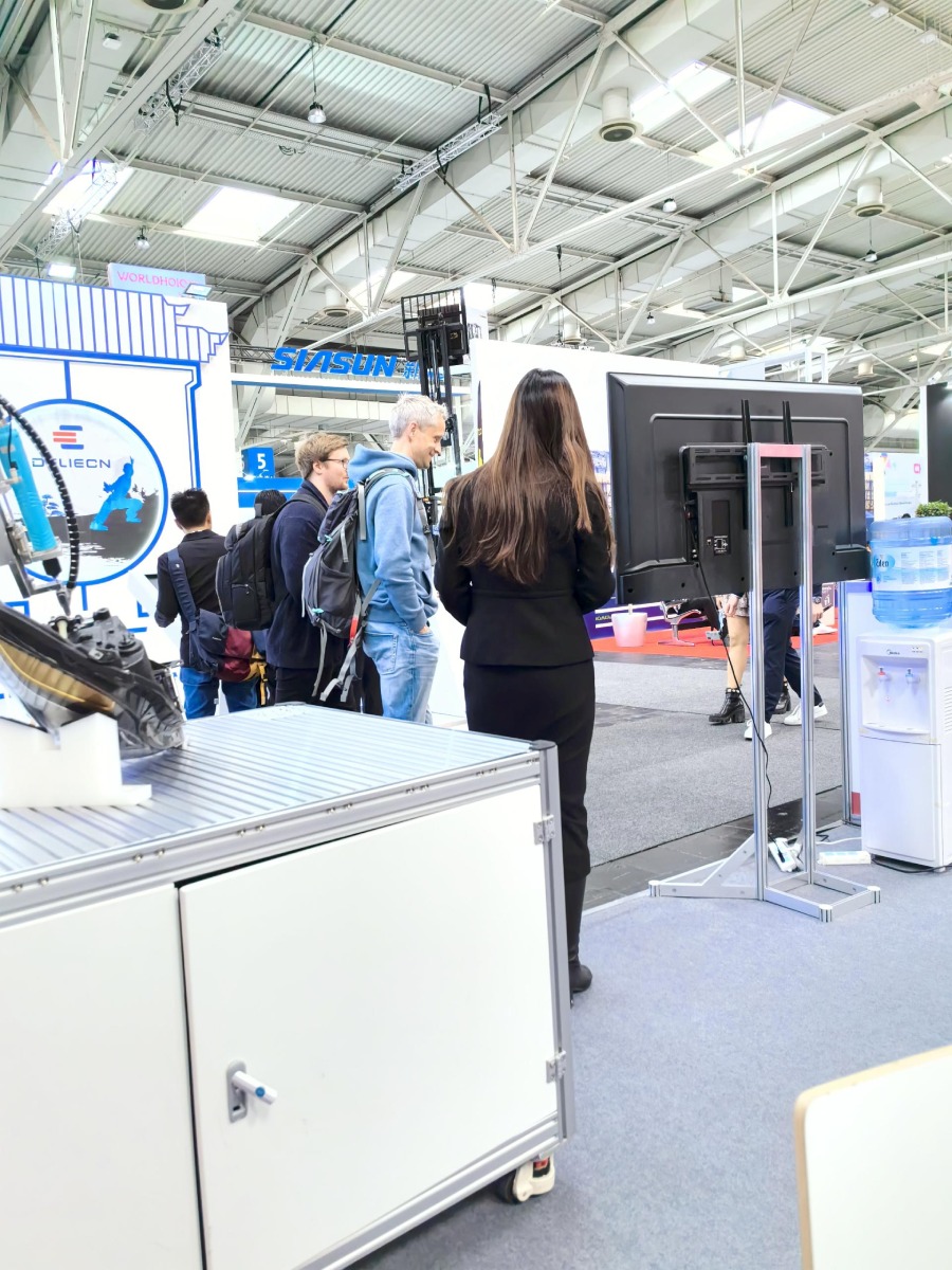 IIMT are highly appreciated by friends around the world at this Hannover Exhibition