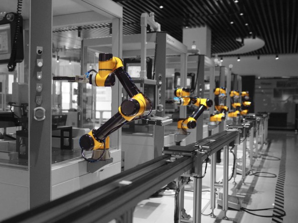 What is the difference between collaborative robots and industrial robots?