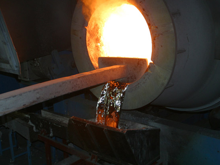 Enhancing Aluminum Melting Processes with Tilting Aluminum Melting Furnaces