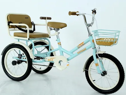 When Is the Right Time for Your Child to Ride a Tricycle?