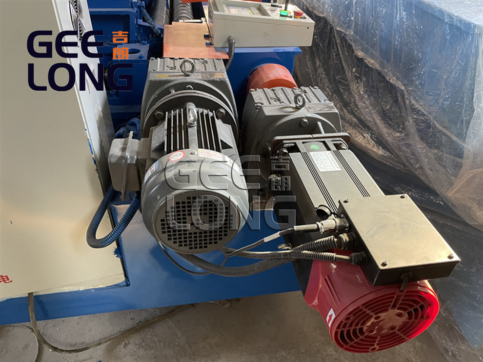 Spindleless peeling machine reducer motor