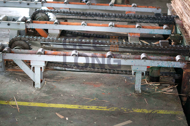 Ground roller for conveyor equipment