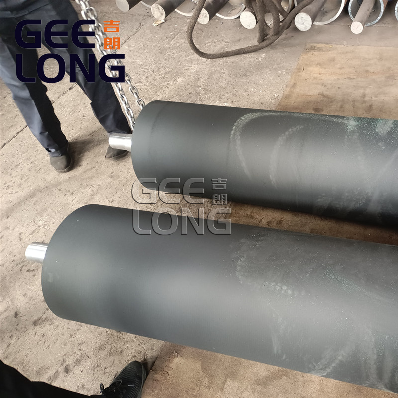 Glue roller for glue spreader machine