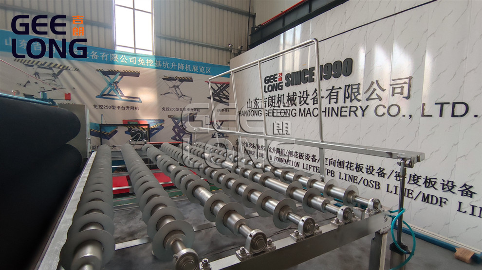 Loading and unloading rack for glue spreader machine