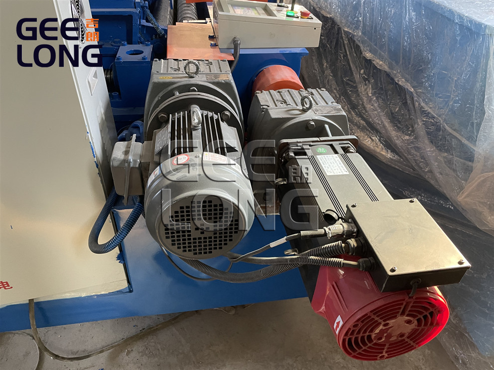 Spindleless peeling machine reducer motor